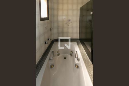 Apartamento à venda com 185m², 3 quartos e 3 vagas Apartamento à venda com 185m², 3 quartos e 3 vagasBanheiro da Suite 02