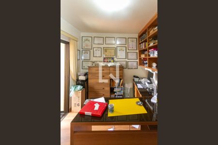 Apartamento à venda com 185m², 3 quartos e 3 vagas Apartamento à venda com 185m², 3 quartos e 3 vagasSuite