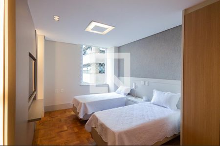 Apartamento à venda com 280m², 3 quartos e 3 vagasDormitório 2