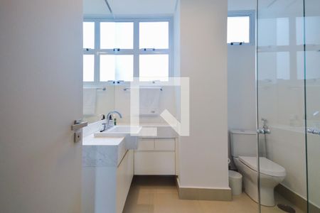 Apartamento à venda com 280m², 3 quartos e 3 vagasBanheiro 2