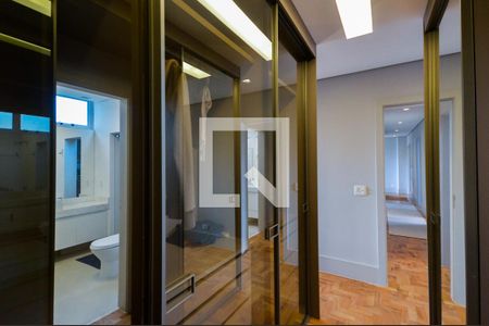 Apartamento à venda com 280m², 3 quartos e 3 vagasCloset da suíte