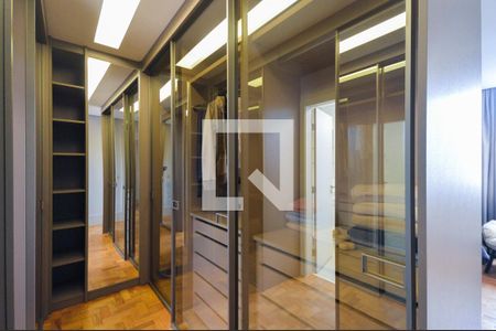 Apartamento à venda com 280m², 3 quartos e 3 vagasCloset da suíte