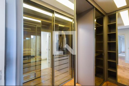 Apartamento à venda com 280m², 3 quartos e 3 vagasCloset da suíte