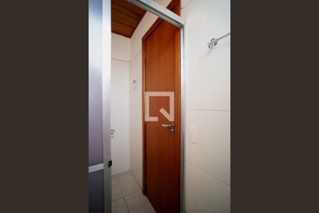 Banheiro de kitnet/studio para alugar com 1 quarto, 24m² em Jardim Piazza Di Roma, Sorocaba