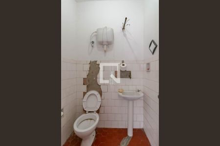 Casa para alugar com 372m², 4 quartos e 3 vagasBanheiro de Serviço