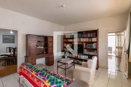 Casa para alugar com 372m², 4 quartos e 3 vagasSala