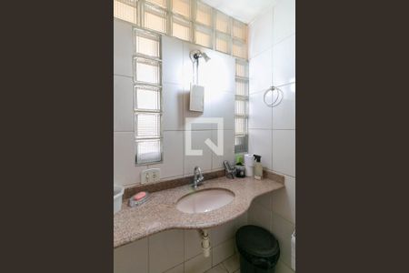 Casa para alugar com 372m², 4 quartos e 3 vagasBanheiro Social