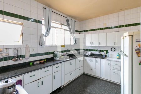 Casa para alugar com 372m², 4 quartos e 3 vagasCozinha