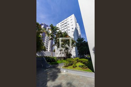 Apartamento à venda com 72m², 3 quartos e 1 vaga Apartamento à venda com 72m², 3 quartos e 1 vagaFachada