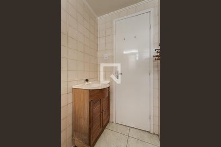 Banheiro de apartamento à venda com 1 quarto, 54m² em Jardim Leopoldina, Porto Alegre