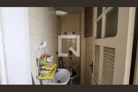 Apartamento à venda com 77m², 2 quartos e 1 vagaBanheiro Empregada