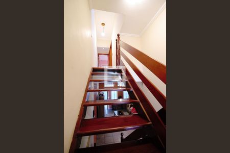 Casa à venda com 269m², 3 quartos e 2 vagas Casa à venda com 269m², 3 quartos e 2 vagasEscada