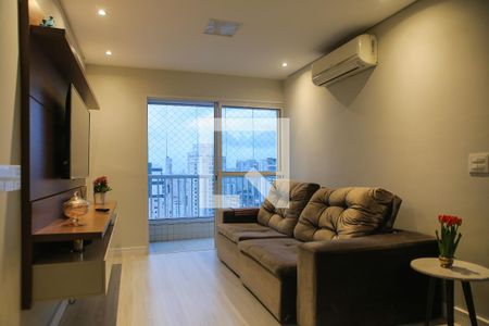 Sala de apartamento para alugar com 2 quartos, 70m² em Encruzilhada, Santos