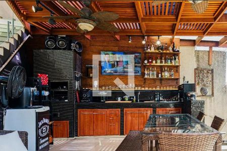 Casa à venda com 250m², 4 quartos e 2 vagas