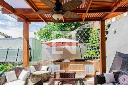 Casa à venda com 250m², 4 quartos e 2 vagas