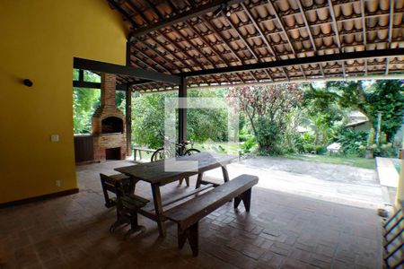 Casa à venda com 2700m², 6 quartos e 3 vagas Casa à venda com 2700m², 6 quartos e 3 vagasChurrasqueira