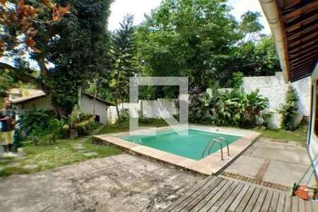 Casa à venda com 2700m², 6 quartos e 3 vagas Casa à venda com 2700m², 6 quartos e 3 vagasPiscina