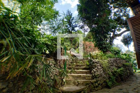 Casa à venda com 2700m², 6 quartos e 3 vagas Casa à venda com 2700m², 6 quartos e 3 vagasQuarto 3 vista