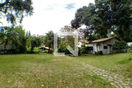 Casa à venda com 2700m², 6 quartos e 3 vagas Casa à venda com 2700m², 6 quartos e 3 vagasQuintal