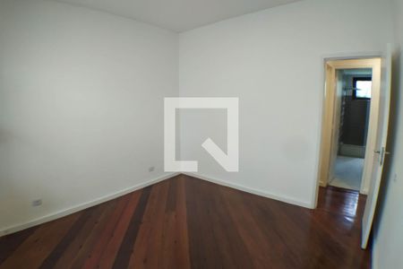 Casa à venda com 2700m², 6 quartos e 3 vagas Casa à venda com 2700m², 6 quartos e 3 vagasQuarto 2