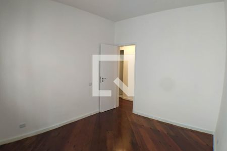 Casa à venda com 2700m², 6 quartos e 3 vagas Casa à venda com 2700m², 6 quartos e 3 vagasQuarto 3