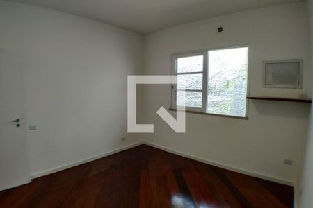 Casa à venda com 2700m², 6 quartos e 3 vagas Casa à venda com 2700m², 6 quartos e 3 vagasQuarto 2