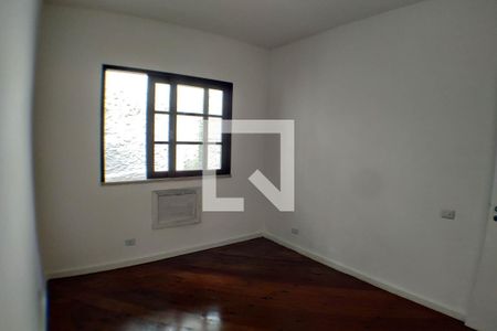 Casa à venda com 2700m², 6 quartos e 3 vagas Casa à venda com 2700m², 6 quartos e 3 vagasQuarto 3