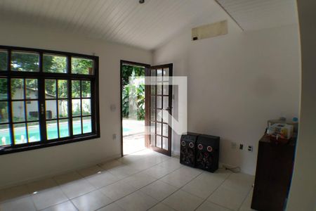 Casa à venda com 2700m², 6 quartos e 3 vagas Casa à venda com 2700m², 6 quartos e 3 vagasSala casa 2