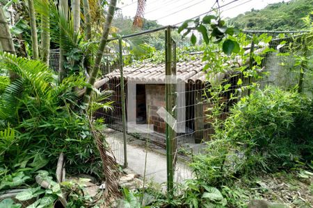 Casa à venda com 2700m², 6 quartos e 3 vagas Casa à venda com 2700m², 6 quartos e 3 vagasCanil