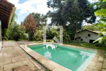 Casa à venda com 2700m², 6 quartos e 3 vagas Casa à venda com 2700m², 6 quartos e 3 vagasPiscina