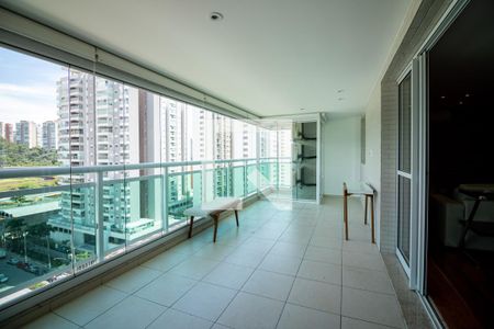 Varanda  de apartamento para alugar com 2 quartos, 138m² em Jardim Caravelas, São Paulo