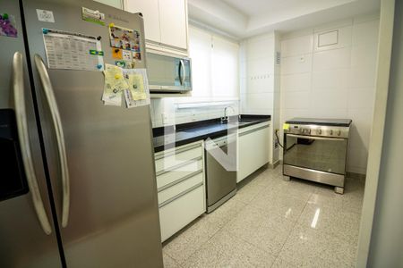 Apartamento para alugar com 138m², 2 quartos e 2 vagas Apartamento para alugar com 138m², 2 quartos e 2 vagasCozinha