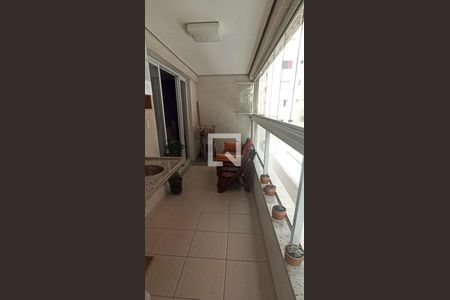 Apartamento à venda com 140m², 3 quartos e 3 vagas Apartamento à venda com 140m², 3 quartos e 3 vagasSacada