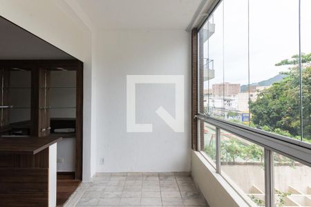 Apartamento à venda com 120m², 2 quartos e 1 vagaSala