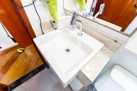 Apartamento à venda com 66m², 3 quartos e 2 vagasBanheiro da Suíte