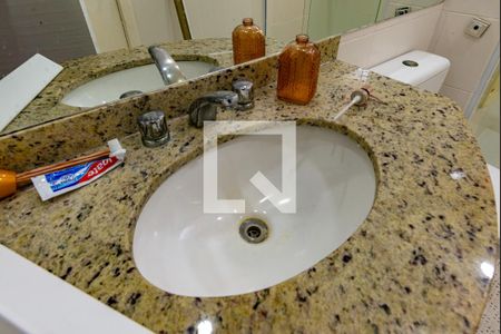 Apartamento à venda com 166m², 3 quartos e 3 vagas Apartamento à venda com 166m², 3 quartos e 3 vagasBanheiro Corredor