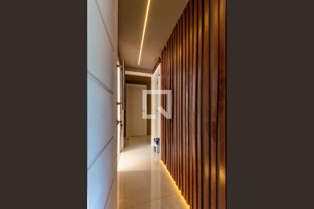 Apartamento à venda com 166m², 3 quartos e 3 vagas Apartamento à venda com 166m², 3 quartos e 3 vagasCorredor