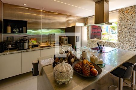 Apartamento à venda com 166m², 3 quartos e 3 vagas Apartamento à venda com 166m², 3 quartos e 3 vagasCozinha
