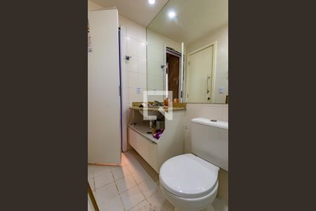 Apartamento à venda com 166m², 3 quartos e 3 vagas Apartamento à venda com 166m², 3 quartos e 3 vagasBanheiro Corredor