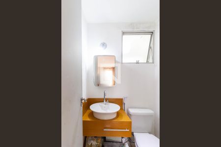 Apartamento à venda com 55m², 2 quartos e 1 vaga Apartamento à venda com 55m², 2 quartos e 1 vagaBanheiro