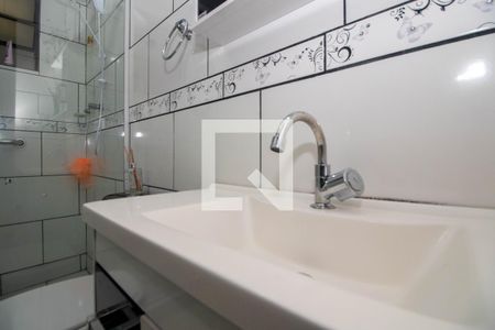 Casa à venda com 73m², 2 quartos e 2 vagas Casa à venda com 73m², 2 quartos e 2 vagasBanheiro