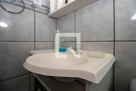 Casa à venda com 73m², 2 quartos e 2 vagas Casa à venda com 73m², 2 quartos e 2 vagasBanheiro Auxiliar