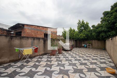 Casa à venda com 73m², 2 quartos e 2 vagas Casa à venda com 73m², 2 quartos e 2 vagasPátio