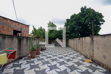 Casa à venda com 73m², 2 quartos e 2 vagas Casa à venda com 73m², 2 quartos e 2 vagasPátio