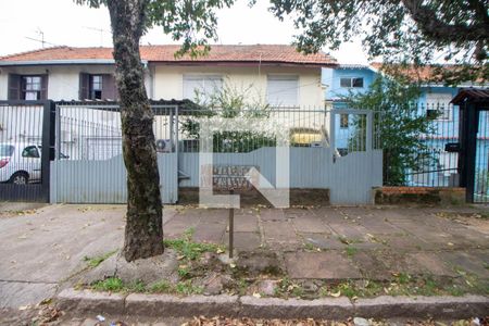 Casa à venda com 73m², 2 quartos e 2 vagas Casa à venda com 73m², 2 quartos e 2 vagasFachada