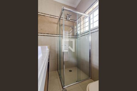 Casa para alugar com 376m², 4 quartos e 1 vagaBanheiro da suíte 2