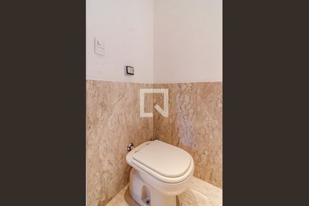 Casa para alugar com 376m², 4 quartos e 1 vagaLavabo