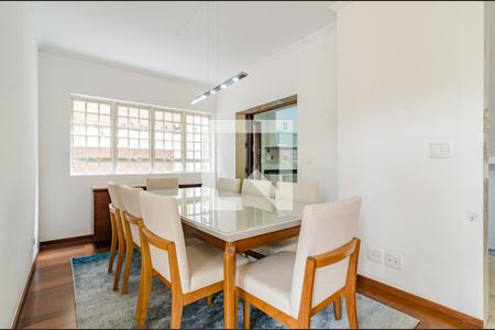 Casa para alugar com 376m², 4 quartos e 1 vagaSala