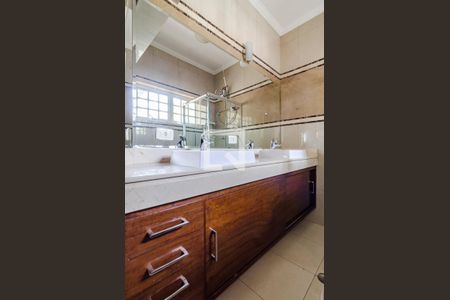 Casa para alugar com 376m², 4 quartos e 1 vagaBanheiro da suíte 2