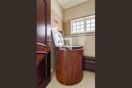 Casa para alugar com 376m², 4 quartos e 1 vagaBanheiro das suítes 3 e 4